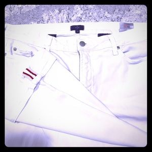 🌴NYDJ crop white jeans with cute red cuff accent